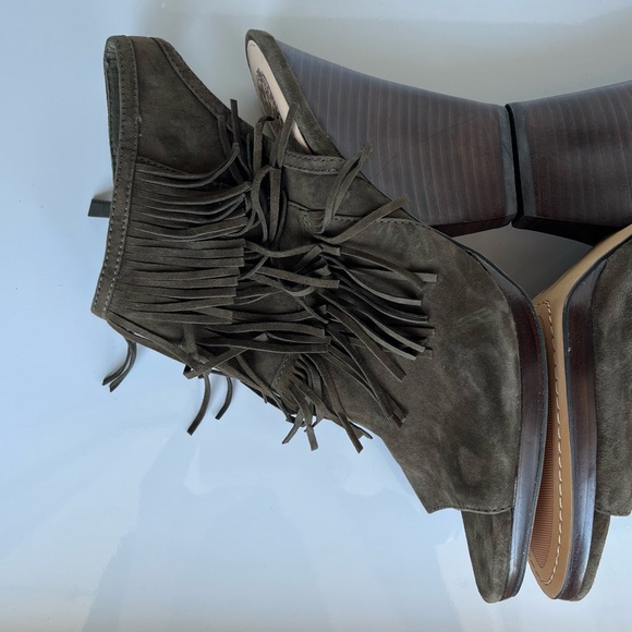 Vince Camuto Women's Jadon Fringe Peep Toe Ankle Booties in Olive Green 10 - Picture 12 of 16